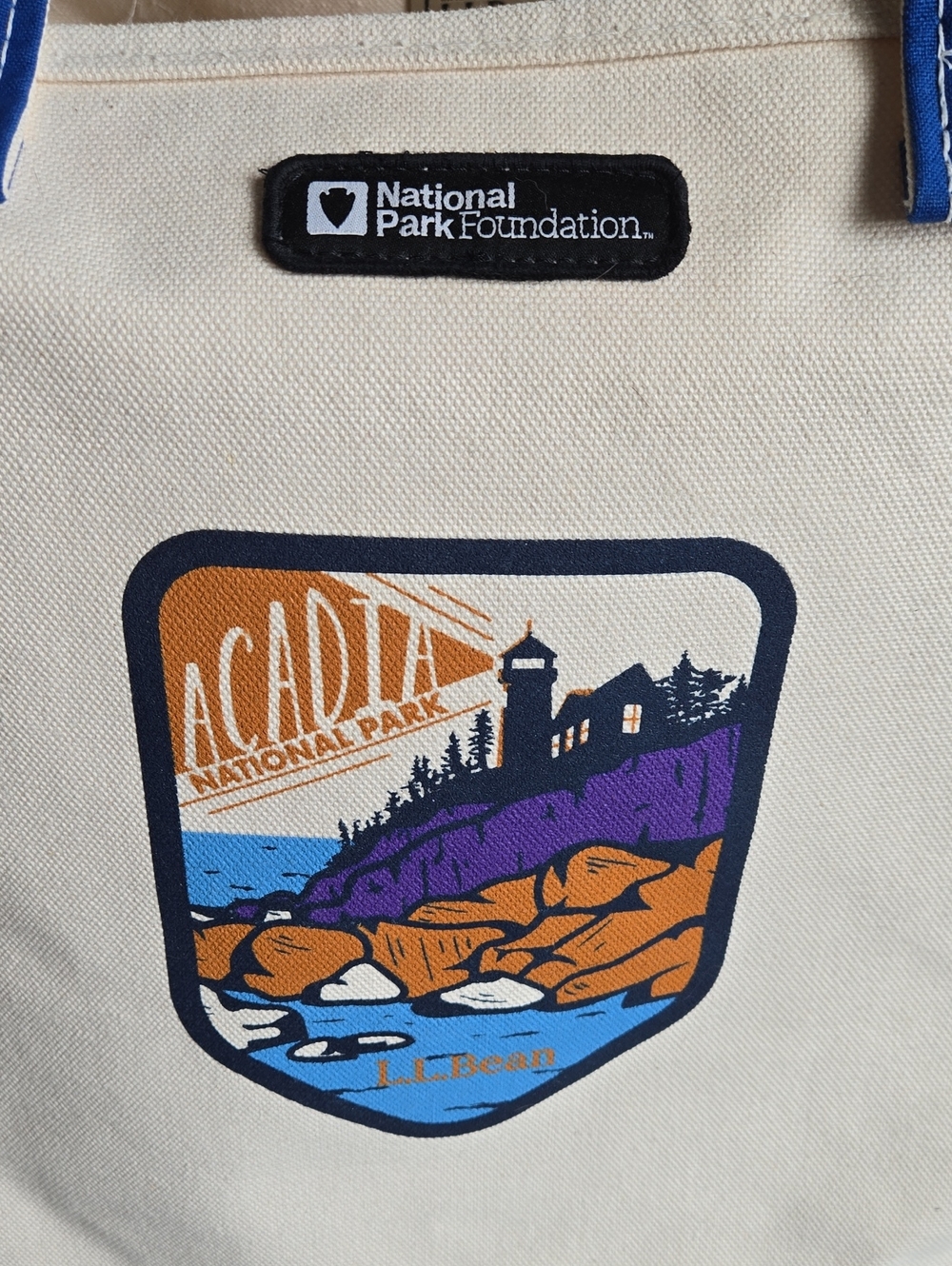 L.L. Bean Boat and Tote featuring an Acadia National Park logo Limited Edition - Picture 3 of 13